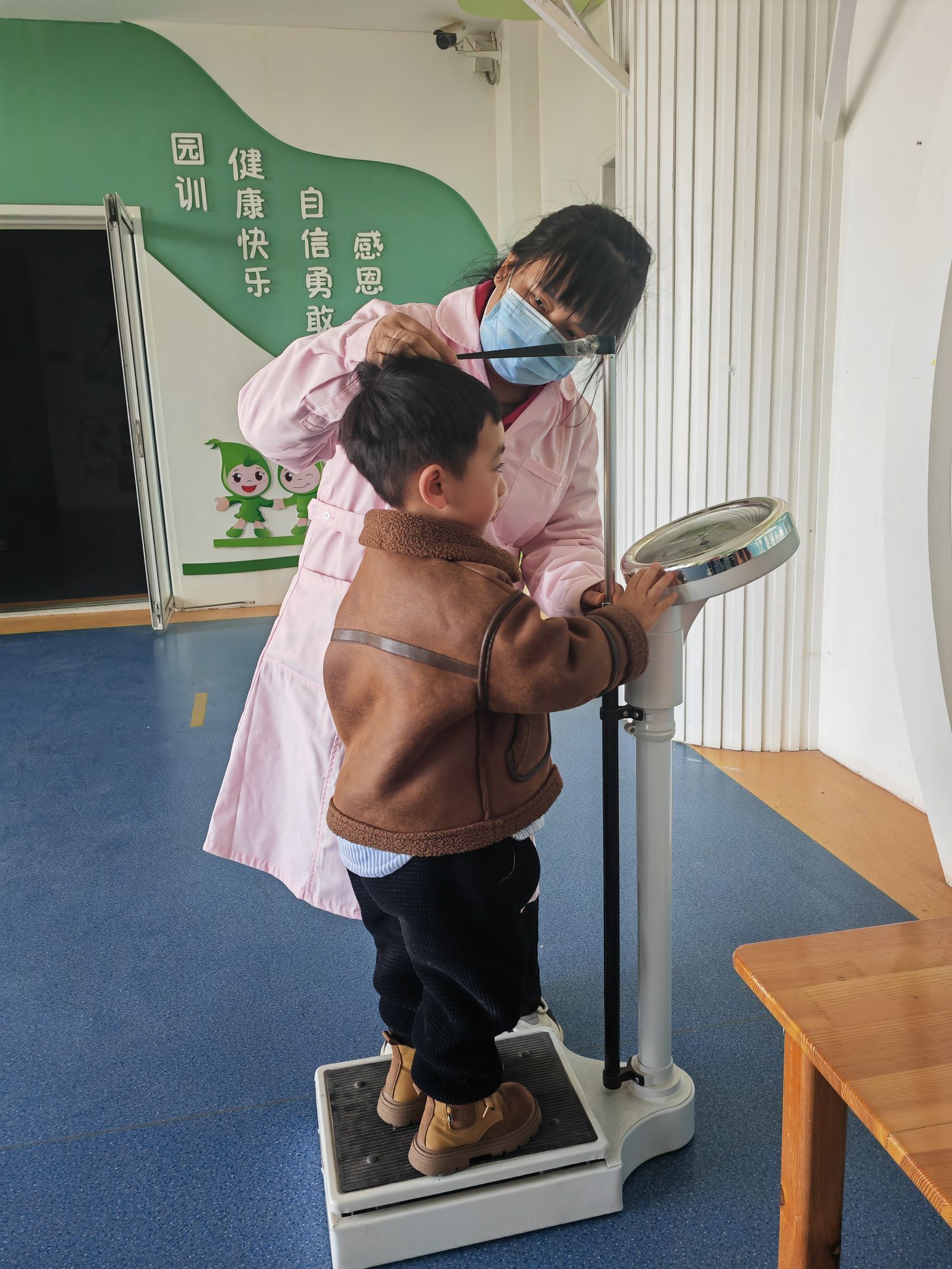 武陵源区协合乡卫生院开展儿童健康体检活动